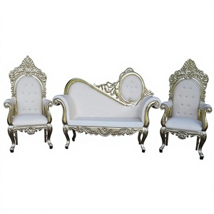 Sofá de Madera de Teca Moderno para Bodas Hindúes, Diseño Ligero y Personalizado, Sofá Dil Khush para Bodas Indias, Eventos y Fiestas - Product Image 1