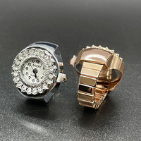Montre-bague, une montre-bague à quartz décontractée pour couple