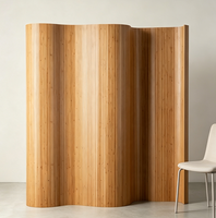 Paravent pliable en bambou de style moderne, surface en bois, design naturel, séparateur de pièce multifonctionnel
