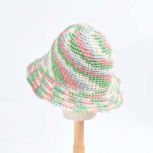Chapeau de paille coloré tie-dye pour femme, idéal pour les vacances, tressé ajouré, protection solaire décontractée pour la plage - Product Image 1