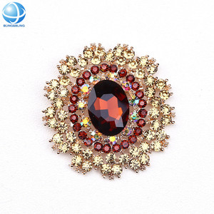 Spille a fiore di strass scintillanti multicolore all'ingrosso spille in lega di cristallo spilla rotonda per abito corpetto - Product Image 1