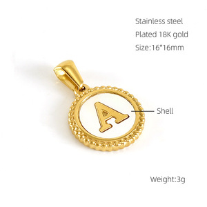 Colgante de Letra con Madreperla |   Colgante Redondo con Inicial del Alfabeto en Acero Inoxidable Chapado en Oro PVD de 18K |   Impermeable e Hipoalergénico - Product Image 6