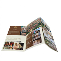 Affiche personnalisée de luxe de petite taille, impression numérique pliée en trois parties, dépliant laminé