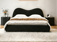 Lit double de style vintage minimaliste, design sommet de montagne ondulé, rembourré en velours noir pour chambre principale