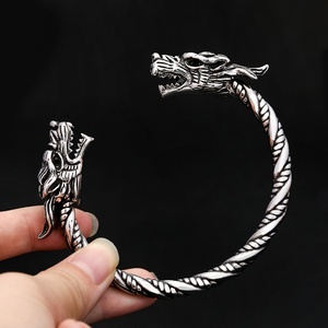 Bracelet en acier inoxydable torsadé avec tête de loup, bracelet viking pour hommes, solide, durable, rétro, haute qualité, bijoux vintage en métal lourd - Product Image 5