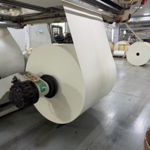 Rouleau de papier PE haute densité enduit, qualité alimentaire, pâte vierge, résistant à l'huile, taille personnalisée, matière première pour la production de gobelets en papier, directement de l'usine - Product Image 3