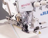 Machine à coudre surjeteuse industrielle à grande vitesse à 4 fils JUK1 MO-6714S d'occasion