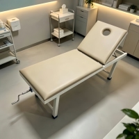 Table d'examen médicale robuste à manivelle unique pour le réglage du patient dans les scénarios d'examen et de traitement cliniques