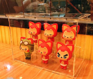 플렉시 유리 다층 아크릴 디스플레이 및 스토리지 케이스 인형 몰리 유니콘 - Product Image 4