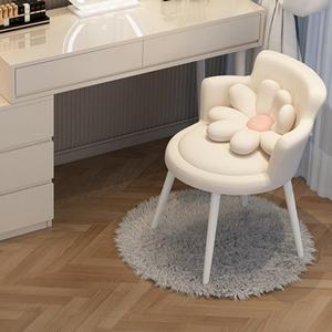 Nueva Silla de Maquillaje de Terciopelo Crema, Silla de Dormitorio Moderna y Sencilla, Silla Pequeña con Diseño de Flores - Product Image 3