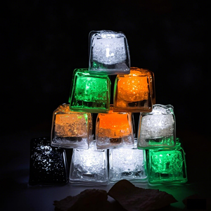 Nouveauté : Glaçons en plastique phosphorescents, étanches et parfaits pour les fêtes de Pâques, Halloween, Noël, Nouvel An et la Saint-Valentin - Product Image 3