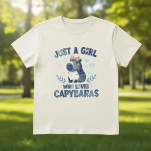 T-shirt da donna casual in cotone 100% con stampa DTF, traspirante e resistente, 210GSM - Solo una ragazza che adora le capibara - Product Image 3