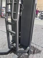 Machine à coups de pied à la corde pour le dos, machine à coups de pied pour les fessiers debout, équipement de gym à poulie pour l'extension des hanches pour studio de fitness