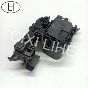 Pièces détachées pour lave-<span class=keywords><strong>linge</strong></span> 120V 3Pin DC34-00028A, interrupteur de verrouillage électromagnétique de <span class=keywords><strong>porte</strong></span> pour lave-<span class=keywords><strong>linge</strong></span> et sèche-<span class=keywords><strong>linge</strong></span> - Product Image 3