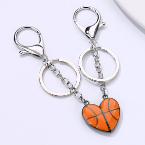 Llavero <span class=keywords><strong>de</strong></span> Pareja con Diseño Deportivo Creativo en Forma <span class=keywords><strong>de</strong></span> Corazón, Llavero Magnético <span class=keywords><strong>de</strong></span> Baloncesto <span class=keywords><strong>de</strong></span> Dibujos Animados para <span class=keywords><strong>Mi</strong></span> Hijo - Product Image 2