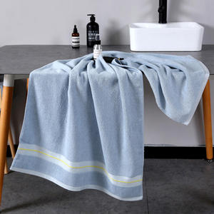 Ensemble de serviettes de bain de luxe blanches d'emballage de cadeau en molleton de corail extra absorbant doux au toucher à séchage rapide - Product Image 5