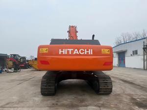 Excavatrice sur chenilles Hitachi ZX350 de couleur orange, équipement de construction robuste - Product Image 4