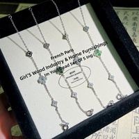 Service ODM OEM d'usine, bracelet délicat en jade plaqué or, trèfle à quatre feuilles, zircon cubique étincelant, accessoire cadeau pour demoiselle d'honneur