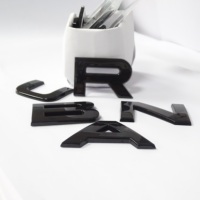 Emblème personnalisé noir brillant Lettre URBAN Badge avec décoration 3D Compatible avec Range Rover Autocollants alphabétiques