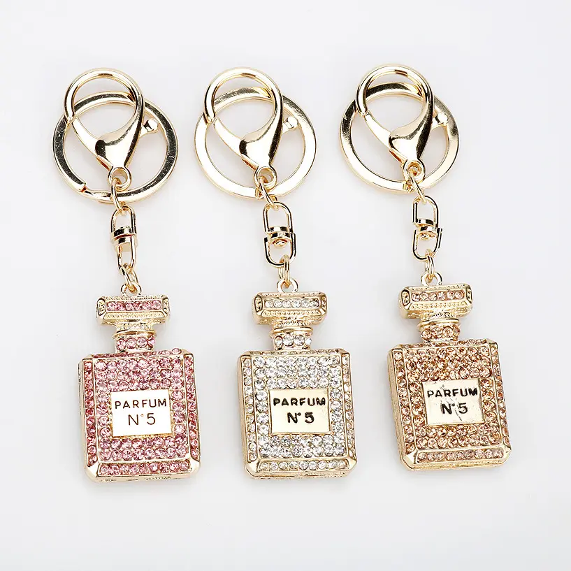 Wholesale creativity full of diamond encrusted perfume bottle keychain female car keychain handbag pendant small gift