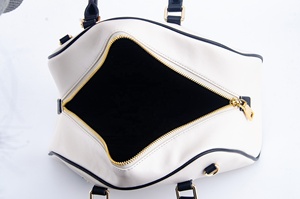 Elegante borsa bianca a forma di conchiglia-borsa nera con manico in pelle con cerniera dorata, borsa da <span class=keywords><strong>donna</strong></span> minimalista, OEM personalizzabile - Product Image 5