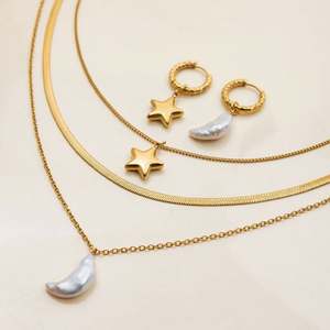 ชุดเครื่องประดับชุบทอง 18k คุณภาพสูง สำหรับผู้ชายและผู้หญิง ผลิตจากสแตนเลสสตีล 316L กันน้ำและไม่หมอง ขายส่งตามแบรนด์ รับสั่งทำ - Product Image 3