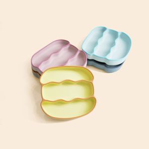 Ensemble d'alimentation pour bébé en silicone de qualité alimentaire sans BPA, assiette à ventouse bicolore avec séparateur de pain, vaisselle pour enfants - Product Image 1