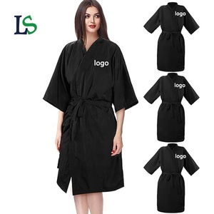 Mantelle <span class=keywords><strong>da</strong></span> Salone Personalizzate con Logo, Impermeabili in Poliestere per Spa, Parrucchieri, Trucco e Bellezza - Product Image 1