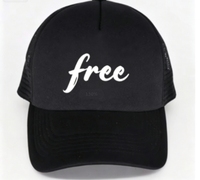 Unisex zwarte trucker pet met grafische print, ademende mesh achterkant met klittenbandsluiting, casual streetwear hoofddeksel