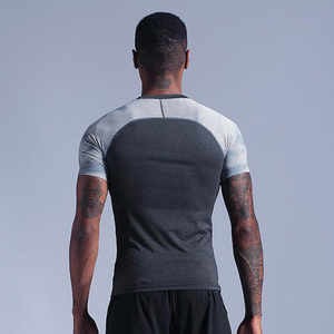 Chemises de sport taille US, logo personnalisé, séchage rapide, manches courtes, coupe ajustée, vêtements de sport pour hommes, t-shirt de musculation - Product Image 2