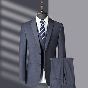 Abito da Uomo Tre Pezzi di Alta Gamma con Design Personalizzato, Texture Delicata, Stile Business alla Moda, Smoking Monopetto - Product Image 1