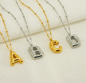 Collier <span class=keywords><strong>Alphabet</strong></span> Anglais Bulle Européen et Américain en Gros pour Femmes, Nouveauté 2023, en Acier Inoxydable Électroplaqué Or 18K - Product Image 4