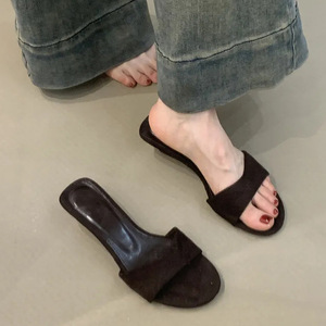 Sandalias de tacón alto elegantes de charol con correa al tobillo y diseño de punta abierta para verano 2025 - Product Image 6