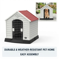 Nichoir pour chien en plastique durable avec toit rouge, montage facile, abri extérieur imperméable pour animaux de compagnie, pour jardin et cour.