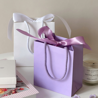 Bolsa de Regalo Ecológica de Papel Kraft Grueso con Cinta Dorada y Logotipo Personalizado UV para Empaque de Boutique y Minoristas
