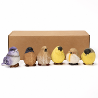 Ensemble de 6 figurines d'oiseaux artificiels en résine, oiseaux de jardin peints à la main, décoration d'oiseaux chanteurs pour patio, jardin féerique, étagère, bureau