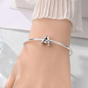 Abalorios de cobre plateado con letras del alfabeto y circonitas, 26 letras, compatibles con pulseras europeas, para joyería DIY con iniciales - Product Image 5