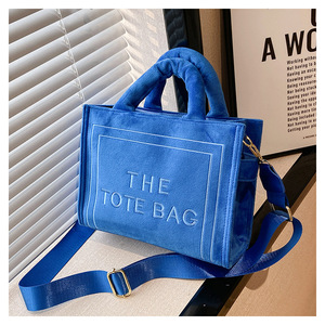 Bolso tote cuadrado de terciopelo para mujer, elegante, con estampado de letras, bandolera, bolsos de hombro para mujer, bolsos de mano Charisma con asa superior - Product Image 6