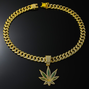 สร้อยคอจี้รูปใบเมเปิ้ลชุบทองและเงินอัลลอยด์ฮิปฮอปขายดีปี 2026 สร้อยคอผู้ชายแบบปรับแต่งได้ เครื่องประดับแฟชั่น - Product Image 3