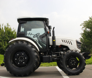 Tractor 4x4 de 180 CV con Transmisión 12+12 y Chasis ROPS para Terrenos Inclinados - Product Image 2