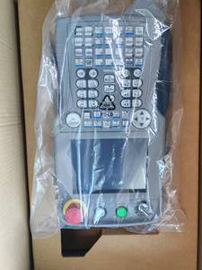 Pendentif de programmation robotique AC en plastique DX200 pour usage industriel au Japon - Product Image 4