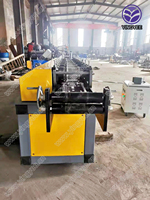 Rouleau de porte de volet roulant formant la machine