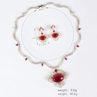Parure de bijoux vintage classique pour fiançailles et mariage, en laiton plaqué or, collier et boucles d'oreilles pour femme