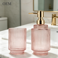 Set Aksesoris Kamar Mandi Kaca Bergaris Pink Mewah Grosir Sampel Gratis Dispenser Sabun Berpola Emas Tumbler