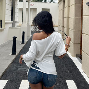 Camiseta de un solo hombro para mujer con estampado personalizado, detalles de corte y aberturas laterales, y lazo, estilo urbano holgado 2026 - Product Image 5