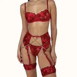 2024 FÁBRICA DE China Sexy y transparente sujetador de pecho grande rojo mujeres Lencería Sexy y ropa de mujer Lencería Sexy G-String