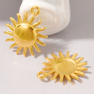 Pendentif Soleil en Acier Inoxydable 304 Plaqué Or 18K Style Français Accessoire de Collier DIY - Product Image 3