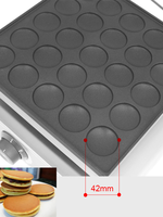 Mini machine à gaufres électrique Dorayaki de fabricant de gâteau de crêpe de 50 trous de vente chaude