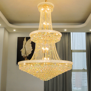 Lampadario a sospensione <span class=keywords><strong>in</strong></span> <span class=keywords><strong>cristallo</strong></span> di grandi dimensioni regolabile <span class=keywords><strong>in</strong></span> altezza con ciondolo dorato <span class=keywords><strong>per</strong></span> Hotel hall Villa con soffitto alto - Product Image 1