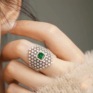 Anello dal design cavo, stile elegante, per donna - Product Image 4
